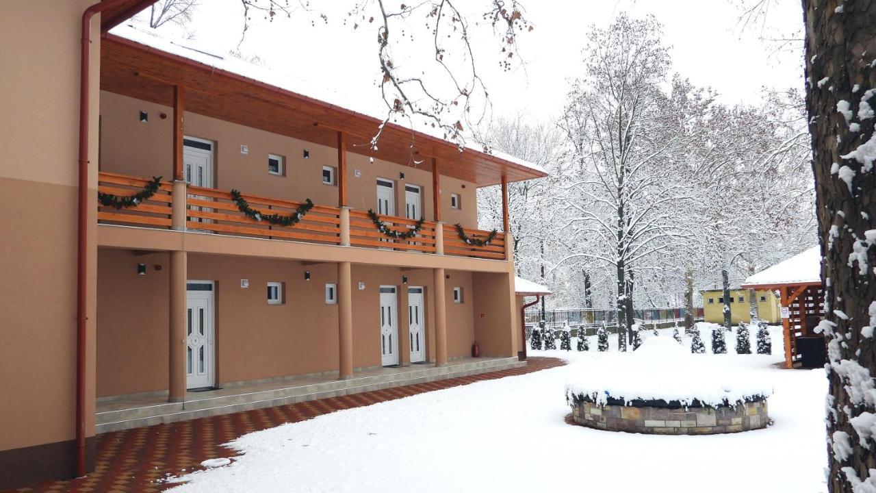 Boro Apartman Tiszafüred Exteriör bild